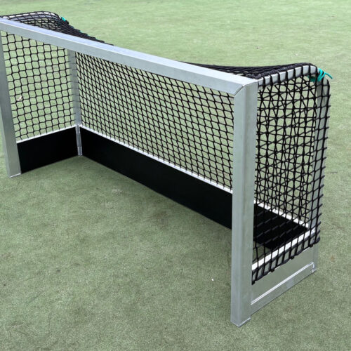 Jeugd hockeydoel 2x1 meter 12 Door en door gelast aluminium met rubberen achterschot en zijschotten.